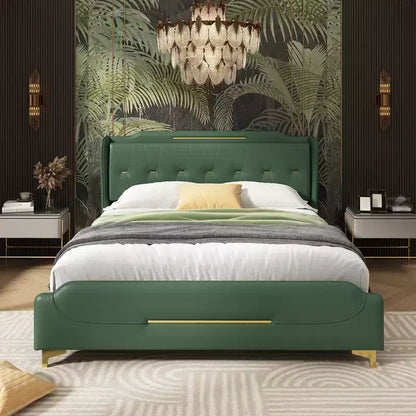 Cama King de plataforma de piel sintética con cabecero y pie de cama de ala, detalles dorados, capacidad de 800 lb