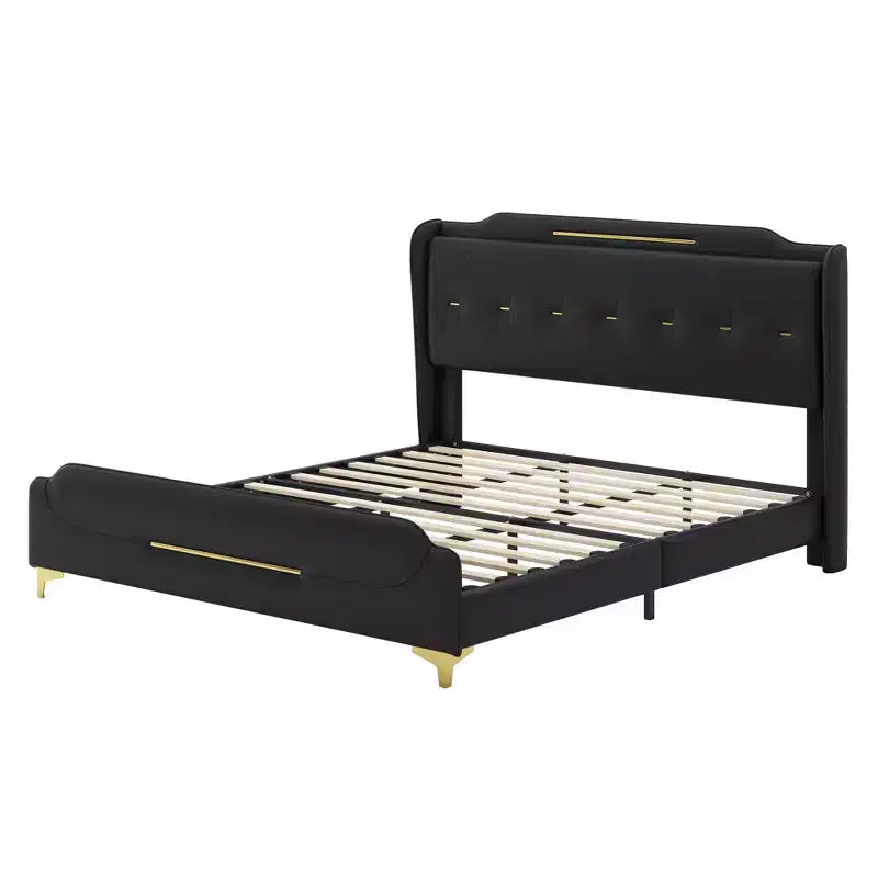 Cama King de plataforma de piel sintética con cabecero y pie de cama de ala, detalles dorados, capacidad de 800 lb