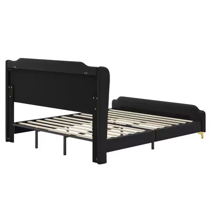 Cama King de plataforma de piel sintética con cabecero y pie de cama de ala, detalles dorados, capacidad de 800 lb