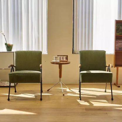 Sillón orejero moderno de tela con respaldo alto y patas de metal en X para sala de estar