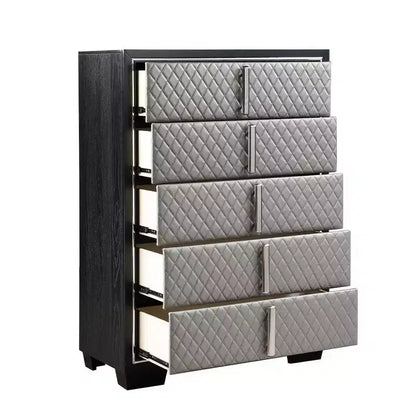 Cómoda de 38" y 5 cajones, piel sintética plateada y acabado negro, tapizado acolchado de rombos