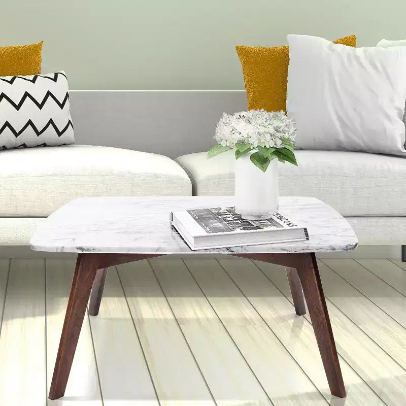Mesa de centro cuadrada de mármol blanco Carrara italiano de 31" con patas de madera de olmo de mediados de siglo