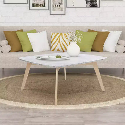 Mesa de centro cuadrada de mármol blanco Carrara italiano de 31" con patas de madera de olmo de mediados de siglo