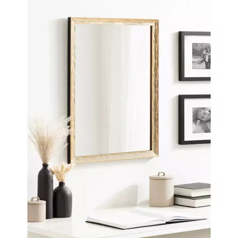 Espejo de pared rectangular Illiona de 18x24, marco de plástico, para montaje en pared, herrajes incluidos